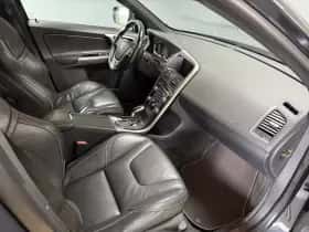 Volvo XC60 thumbnail 9