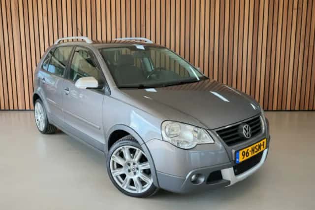 Volkswagen Polo (2009) thumbnail 2