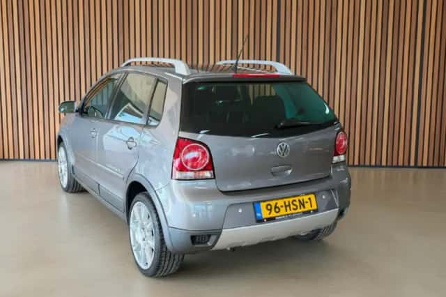 Volkswagen Polo (2009) thumbnail 3