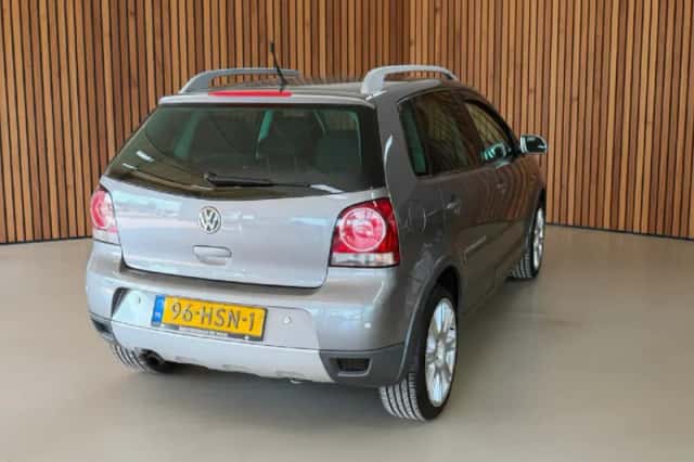 Volkswagen Polo (2009) thumbnail 4