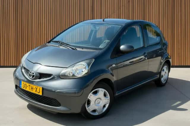 Toyota Aygo (2006) thumbnail 1