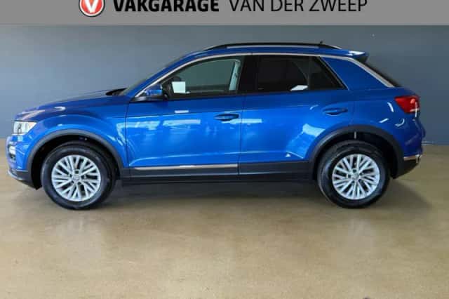 Volkswagen T-Roc (2020) thumbnail 2