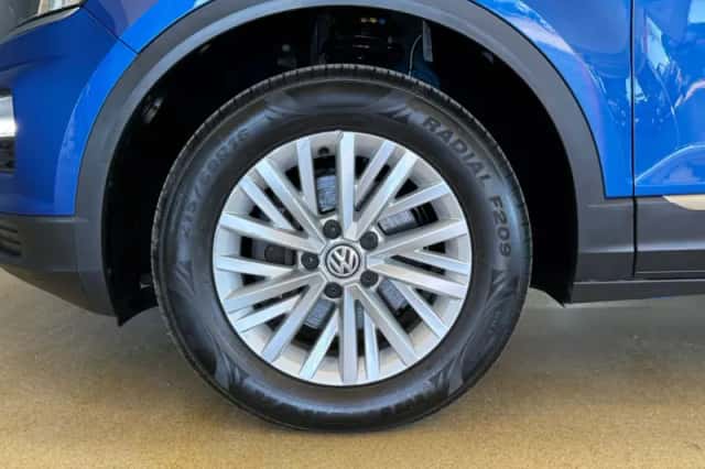 Volkswagen T-Roc (2020) thumbnail 4