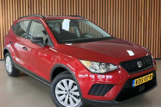 SEAT Arona (2019) thumbnail 2