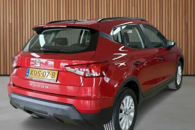 SEAT Arona (2019) thumbnail 3