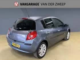 Renault Clio (2007) thumbnail 4