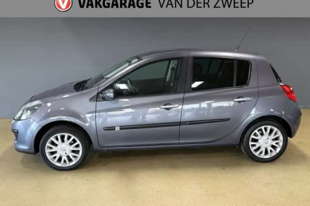 Renault Clio (2007) thumbnail 2