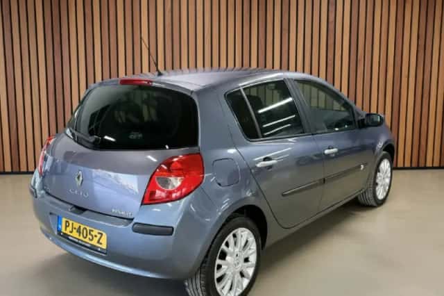 Renault Clio (2007) thumbnail 4