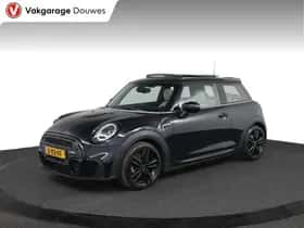 MINI Cooper (2023) thumbnail 2