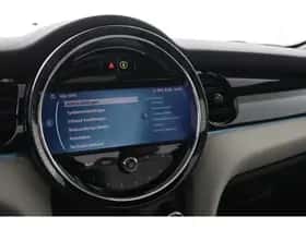 MINI Cooper (2023) thumbnail 18