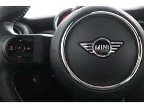 MINI Cooper (2023) thumbnail 24