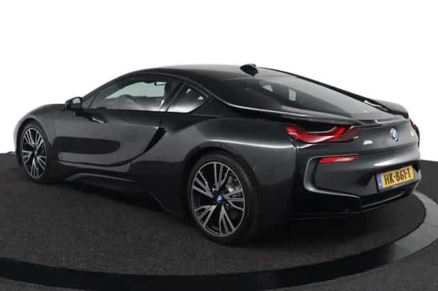 BMW i8 (2015) thumbnail 3