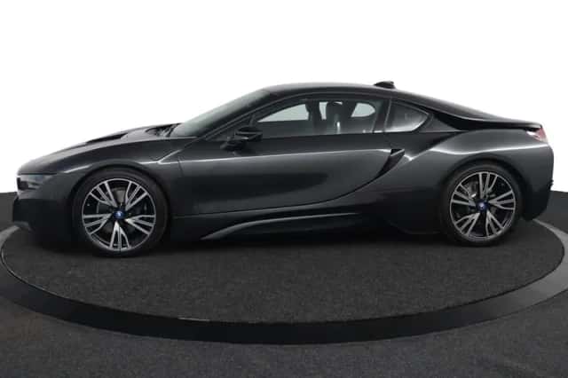 BMW I8 (2015) thumbnail 4
