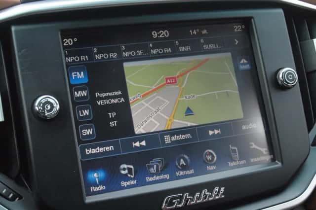 Maserati Ghibli (2015) thumbnail 25