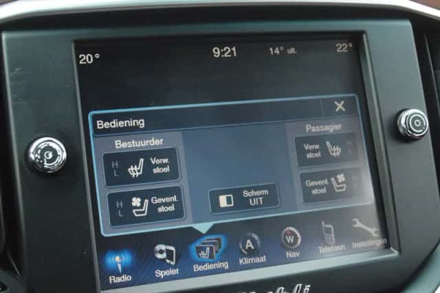 Maserati Ghibli (2015) thumbnail 26