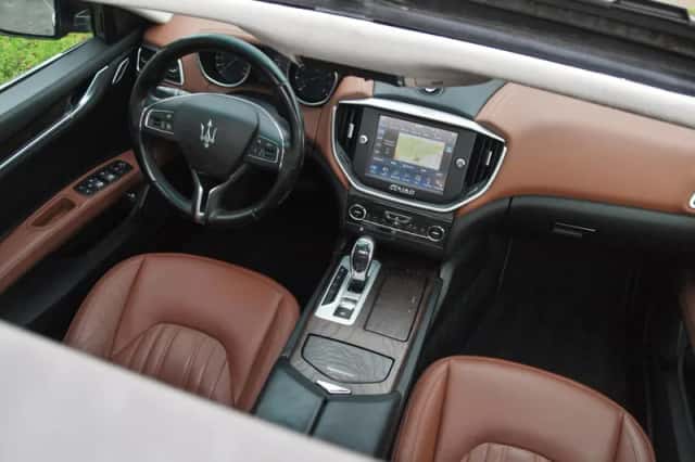 Maserati Ghibli (2015) thumbnail 4