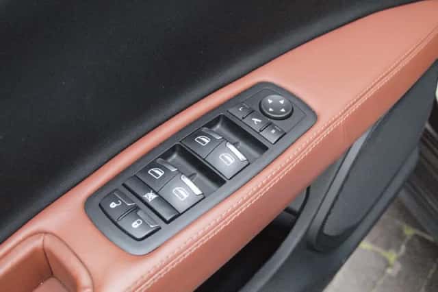 Maserati Ghibli (2015) thumbnail 31