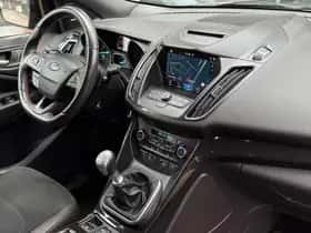 Ford Kuga (2019) thumbnail 9