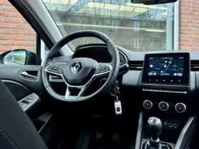 Renault Clio (2022) thumbnail 3