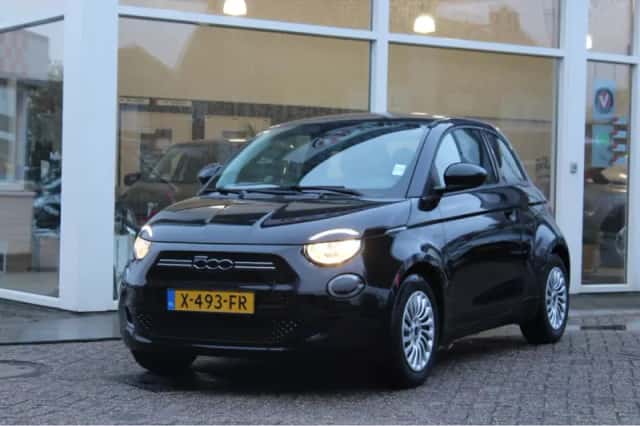 Fiat 500 (2024)