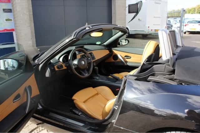 BMW Z4 (2007) thumbnail 9