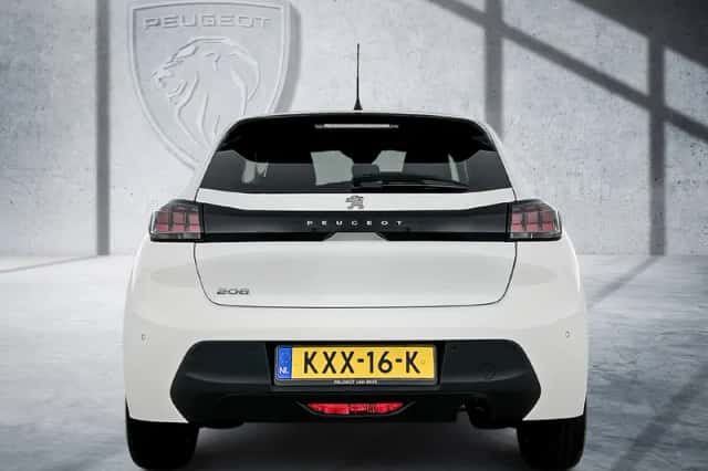 Peugeot 208 (2023) thumbnail 3