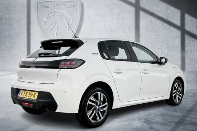 Peugeot 208 (2023) thumbnail 4