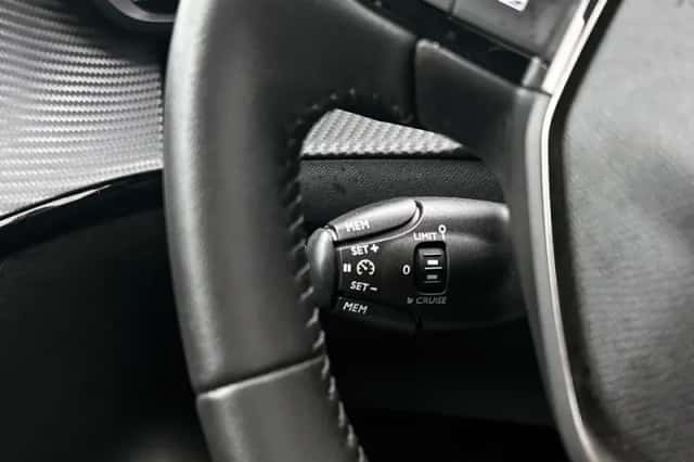 Peugeot 208 (2023) thumbnail 6