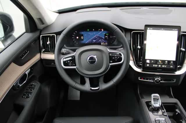 Volvo XC90 (2026) thumbnail 2