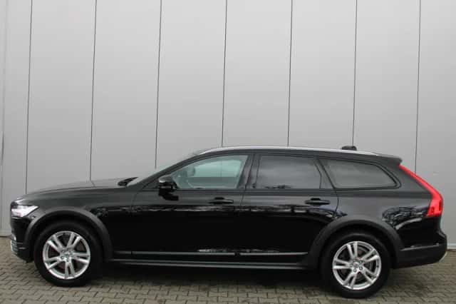 Volvo V90 (2017) thumbnail 3
