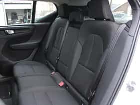 Volvo XC40 (2018) thumbnail 6