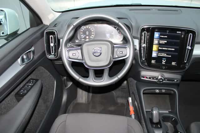 Volvo XC40 (2020) thumbnail 2