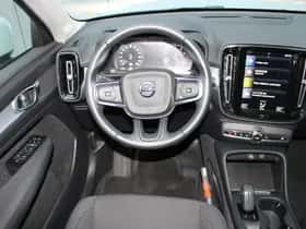 Volvo XC40 (2020) thumbnail 2