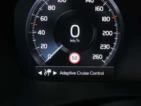 Volvo XC40 (2020) thumbnail 25