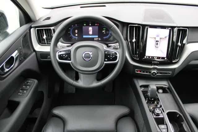 Volvo XC60 (2025) thumbnail 2