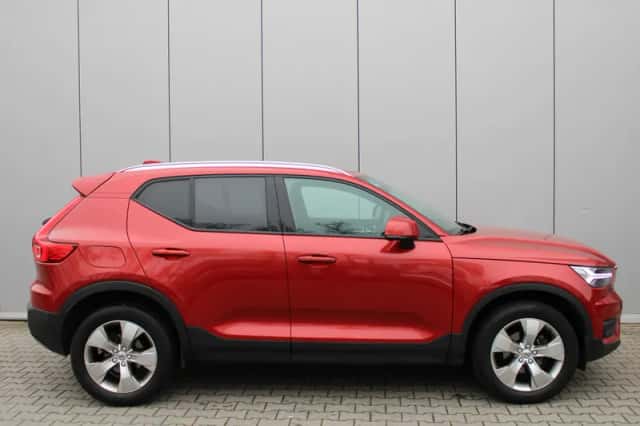 Volvo XC40 (2020) thumbnail 3