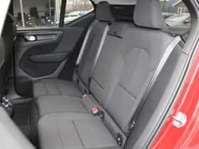 Volvo XC40 thumbnail 6