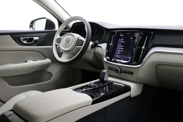 Volvo V60 (2025) thumbnail 2