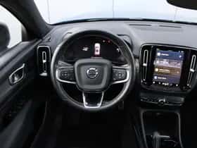 Volvo XC40 (2020) thumbnail 2