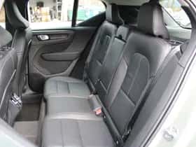 Volvo XC40 thumbnail 6