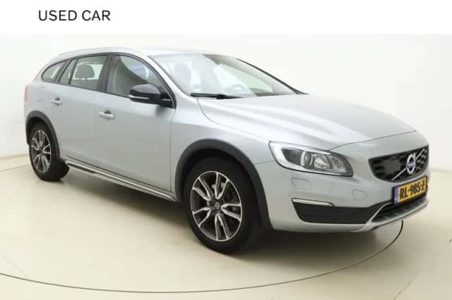 Volvo V60 (2018) thumbnail 1