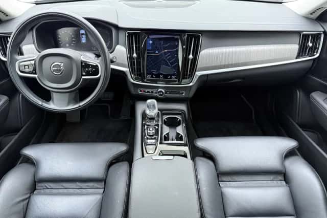 Volvo V90 (2021) thumbnail 2