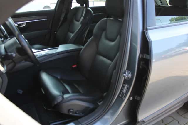 Volvo V90 (2017) thumbnail 4