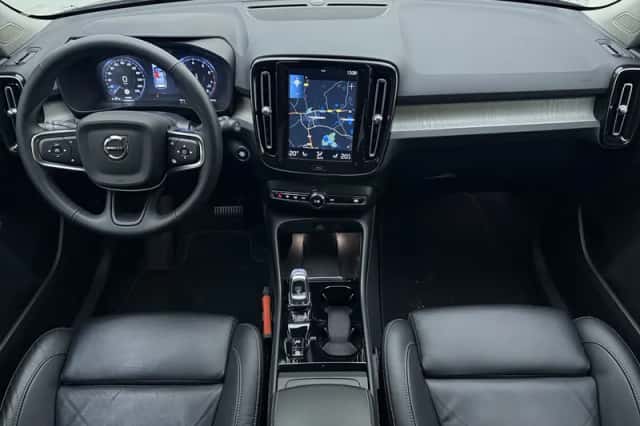 Volvo XC40 (2022) thumbnail 2