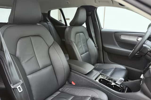Volvo XC40 (2022) thumbnail 4