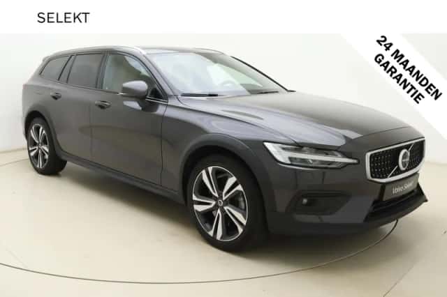 Volvo V60 (2022) thumbnail 1