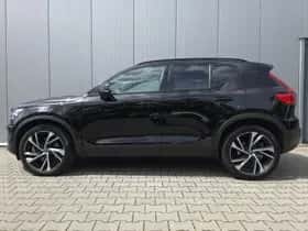 Volvo XC40 (2021) thumbnail 3