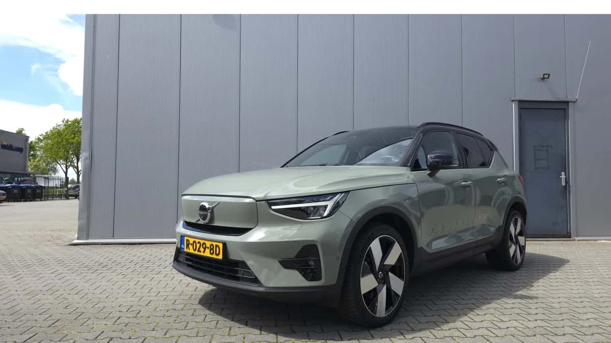 Volvo XC40 (2022) — foto 1