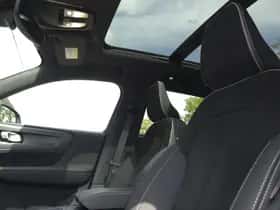 Volvo XC40 (2022) thumbnail 18