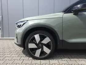 Volvo XC40 (2022) thumbnail 3